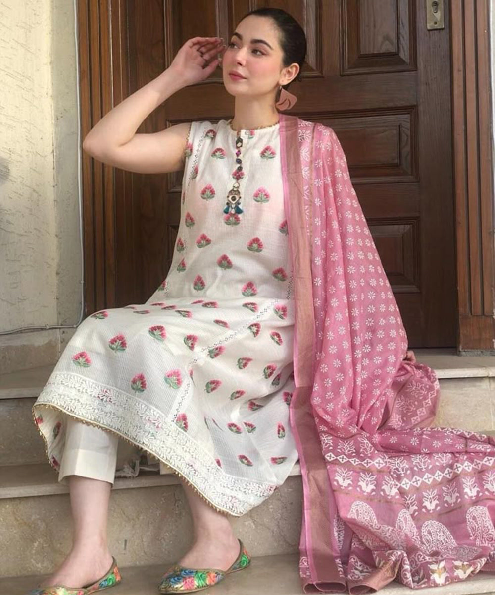 3PC-Printed Lawn Shirt With Voile Printed Dupatta-1549