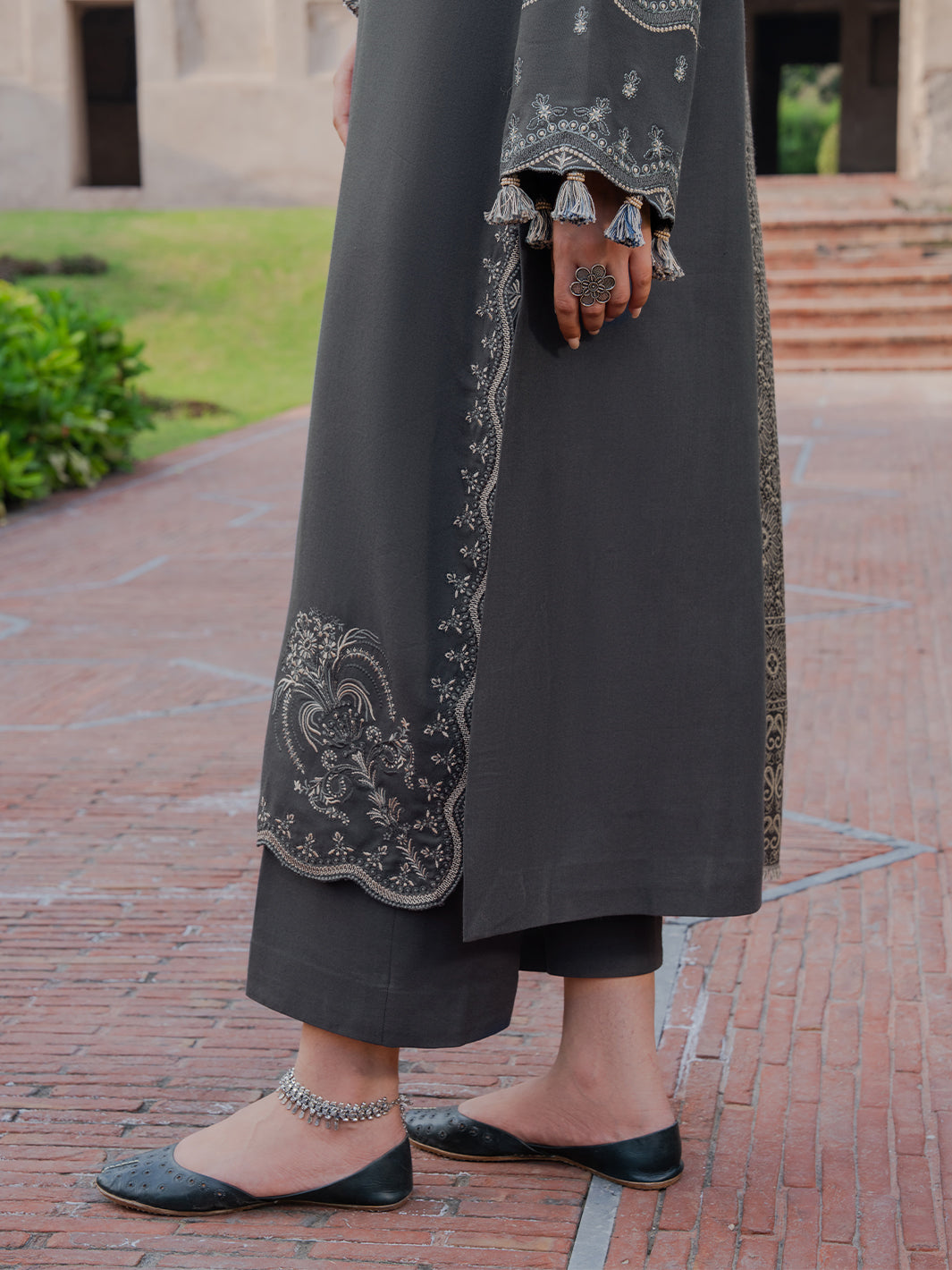 Lawn-3PC Embroidered with Digital Printed Jacquard Dupatta-5050