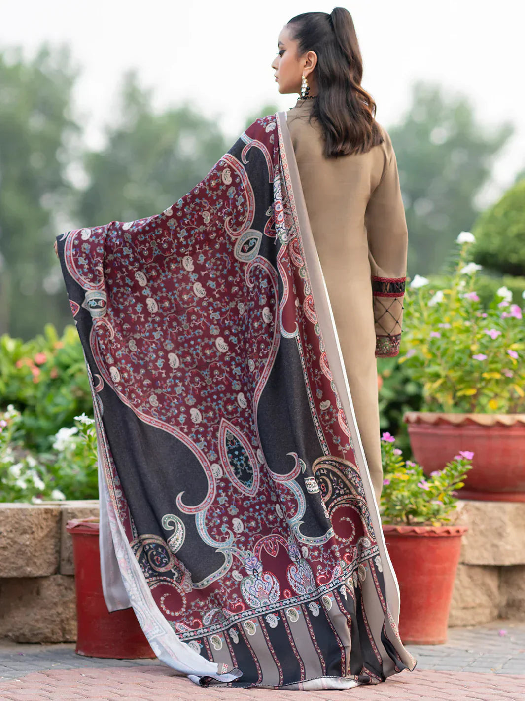 Lawn 3PC Embroidered With Digital Printed Jauqard Dupatta- 5238