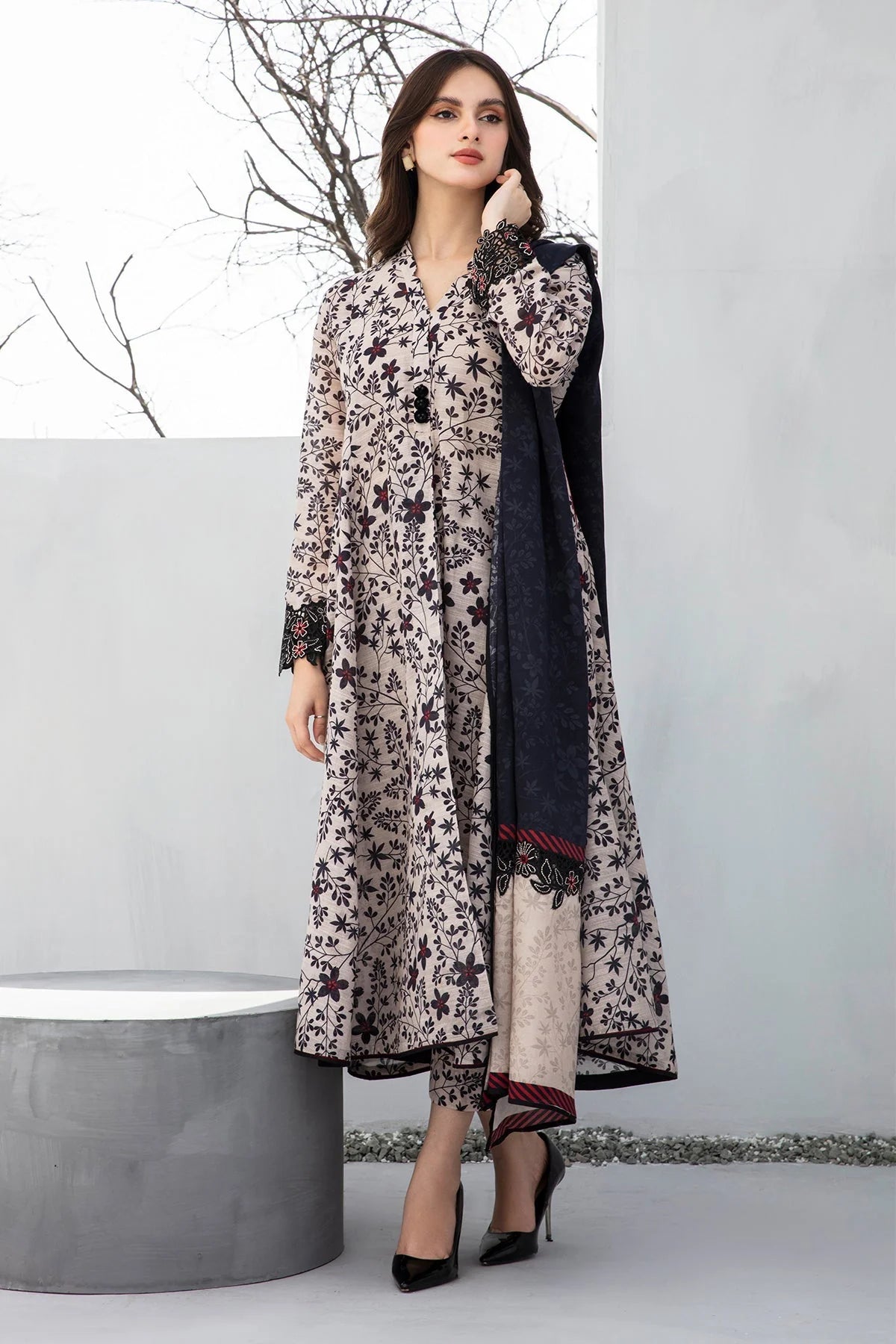 BAROQUE 3PC KARANDI PRINTED SHIRT WITH KARANDI PRINTED DUAPTTA AND TROUSER-802