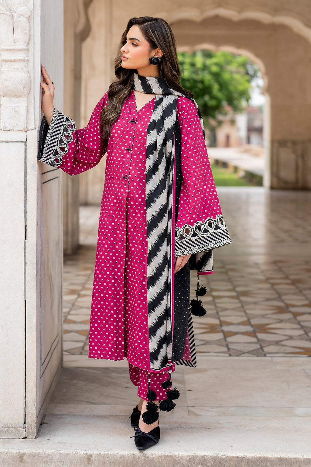 3PC LAWN PRINTED SHIRT WITH LAWN PRINTED DUAPTTA AND TROUSER-4005