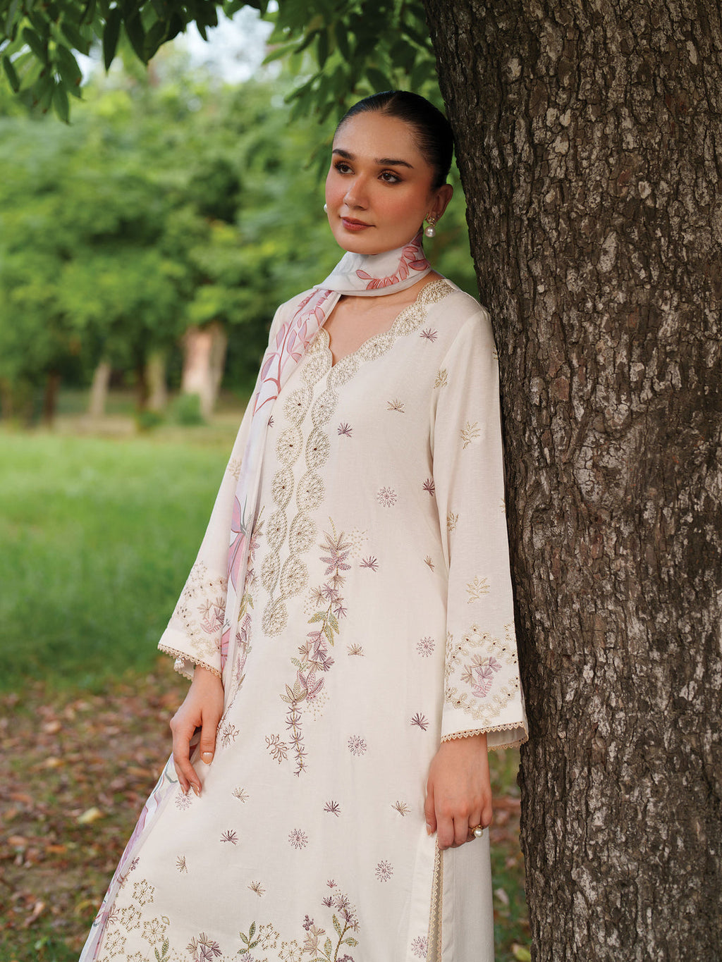 Lawn-3PC Embroidered With Digital Printed Jacquard Dupatta-5158