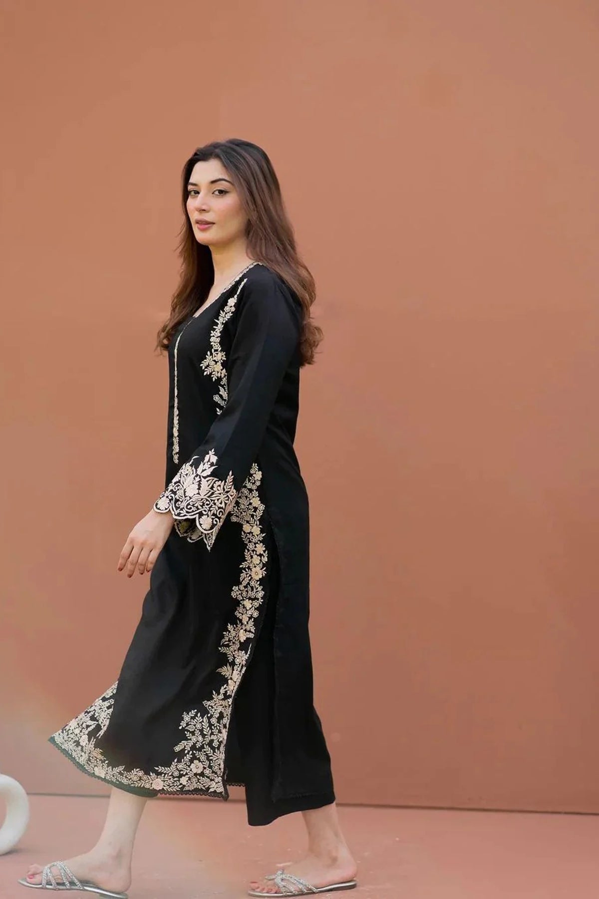 Dhanak-2PC Embroidered Suit - 670