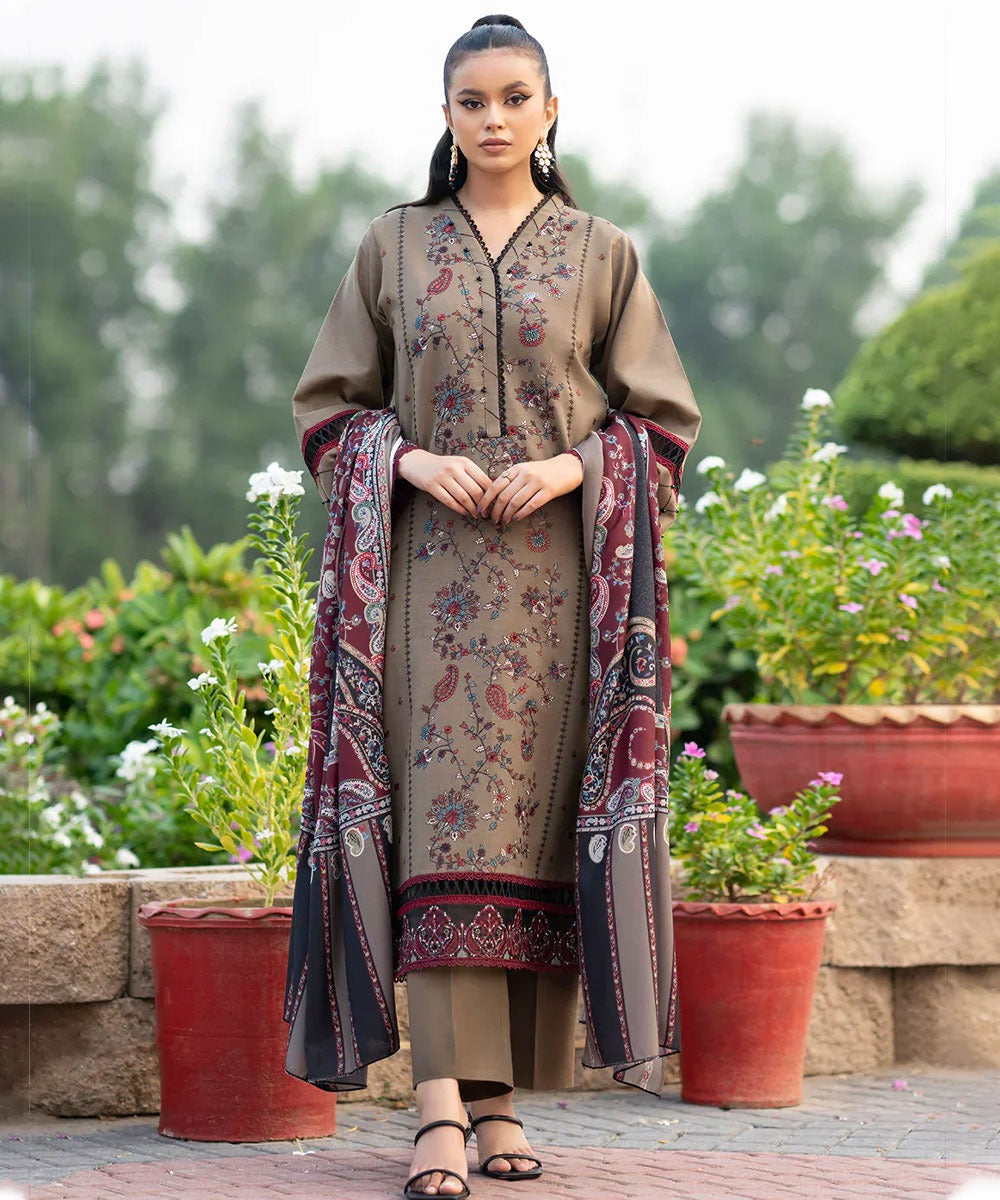 Lawn 3PC Embroidered With Digital Printed Jauqard Dupatta- 5238